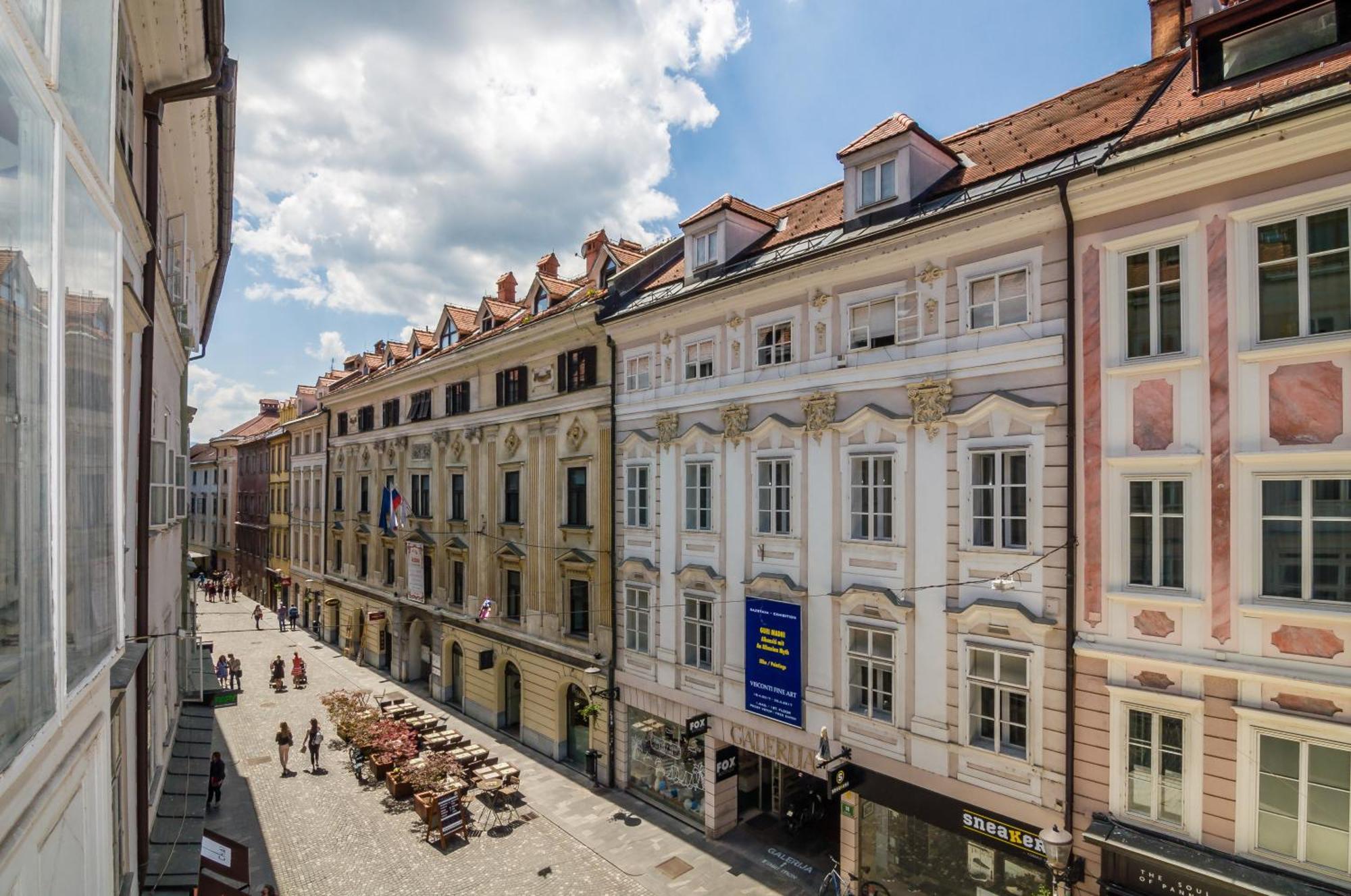 Elegant Central Apartment Ljubljana Exterior photo