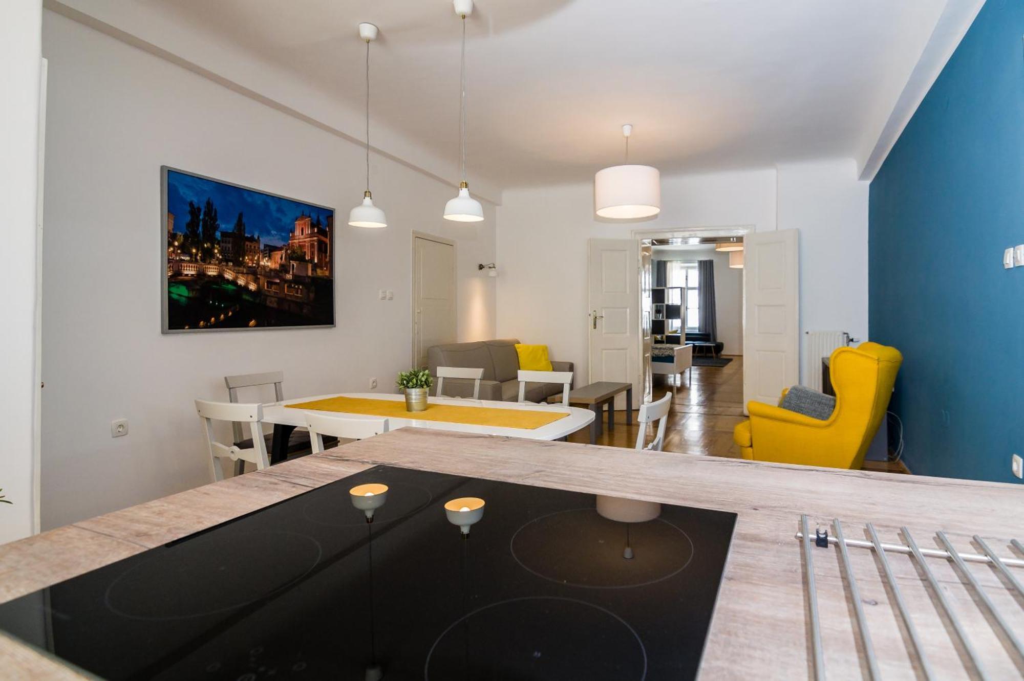 Elegant Central Apartment Ljubljana Exterior photo